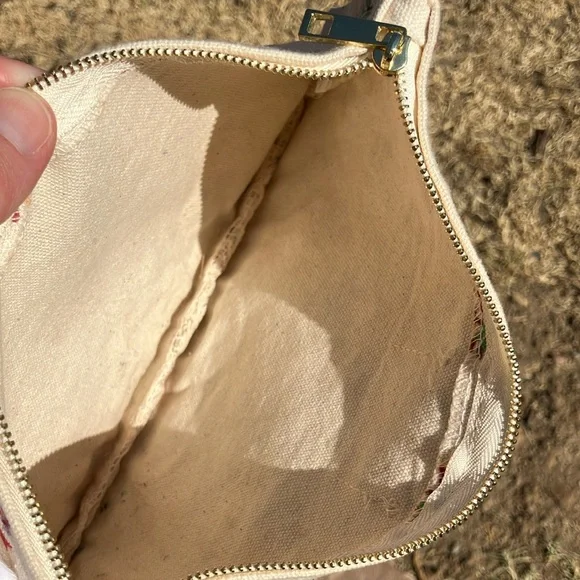 Sézane Floral Cosmetic Bag - Picture 4 of 5